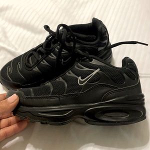 Boys Air Max plus